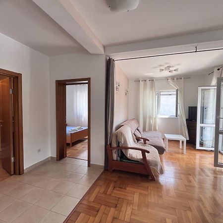 Apartment Belani, Own Parking Tivat Zewnętrze zdjęcie