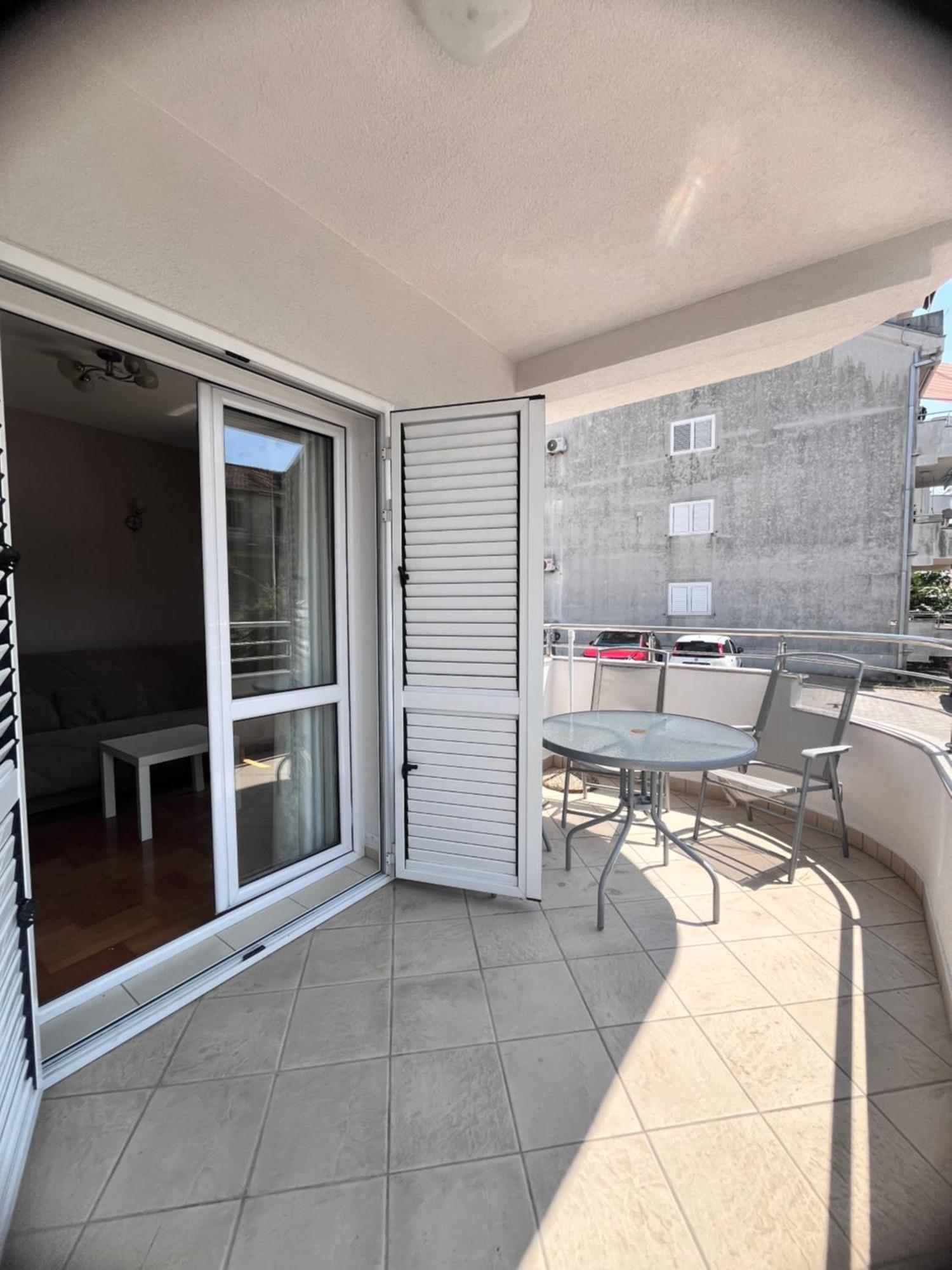 Apartment Belani, Own Parking Tivat Zewnętrze zdjęcie
