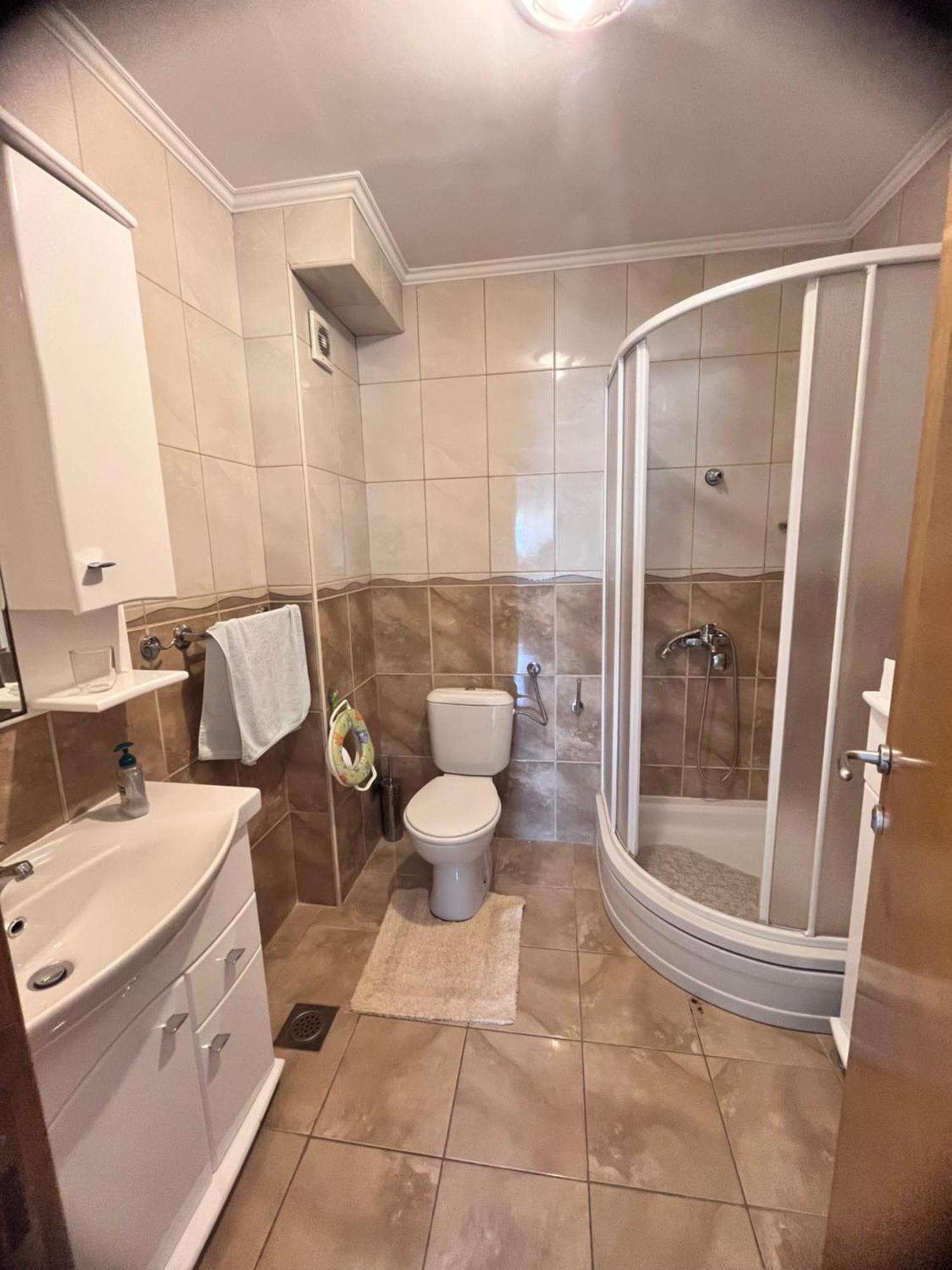 Apartment Belani, Own Parking Tivat Zewnętrze zdjęcie