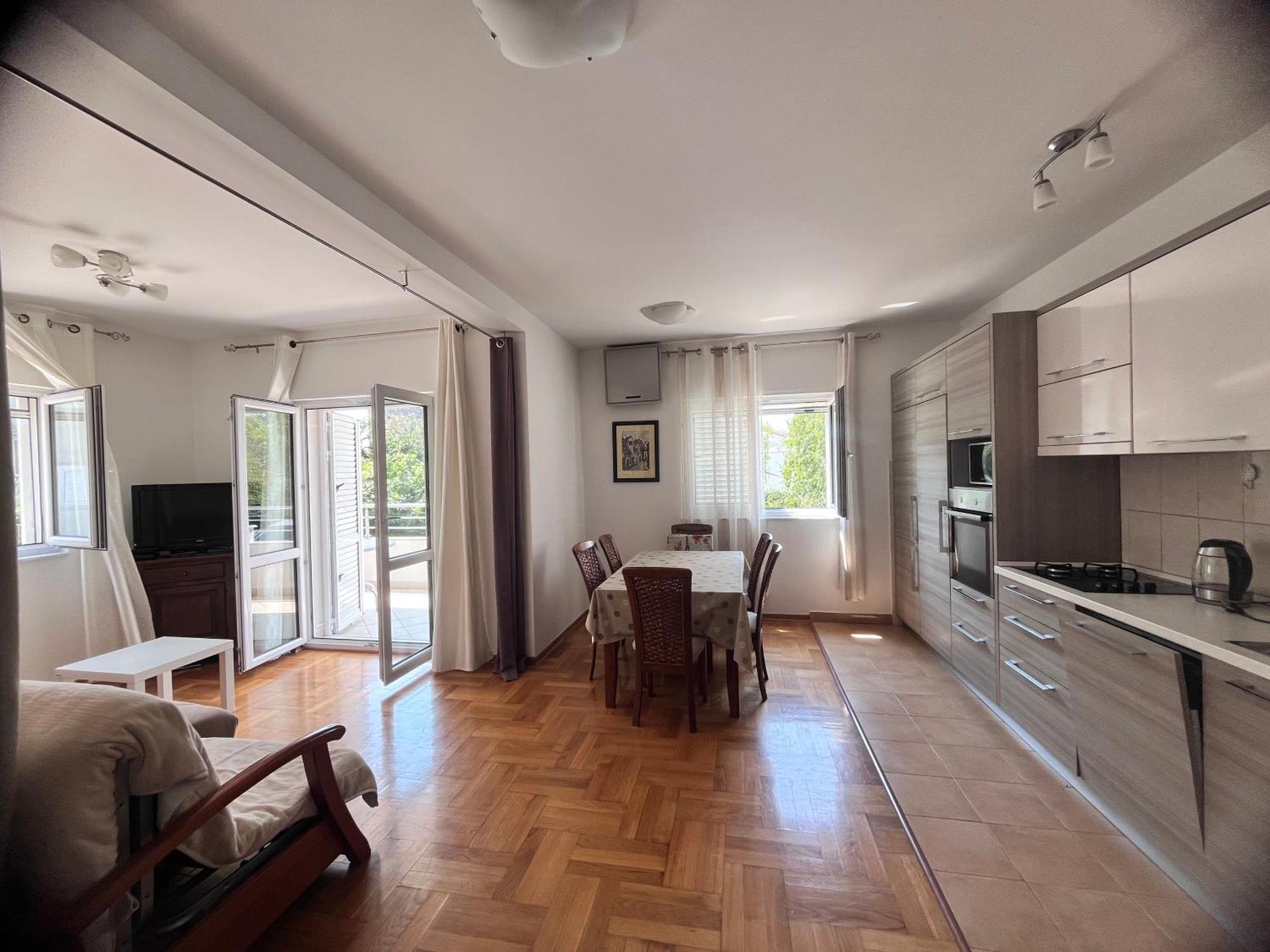 Apartment Belani, Own Parking Tivat Zewnętrze zdjęcie